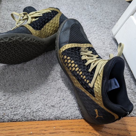 Puma gold and black geometric honeycomb hexagonal basketball sneakers size 7 - Picture 2 of 6